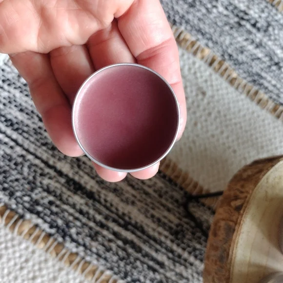 Organic Lip Balm with Raw Honey and Shea Butter 0.5 oz - Picture 4 of 5